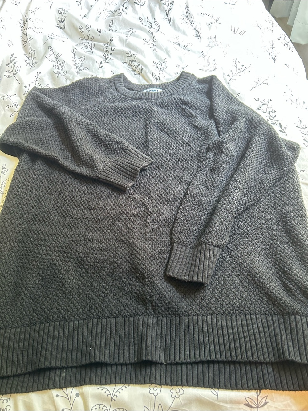Old Navy Women’s Black Crewneck Knit Sweater